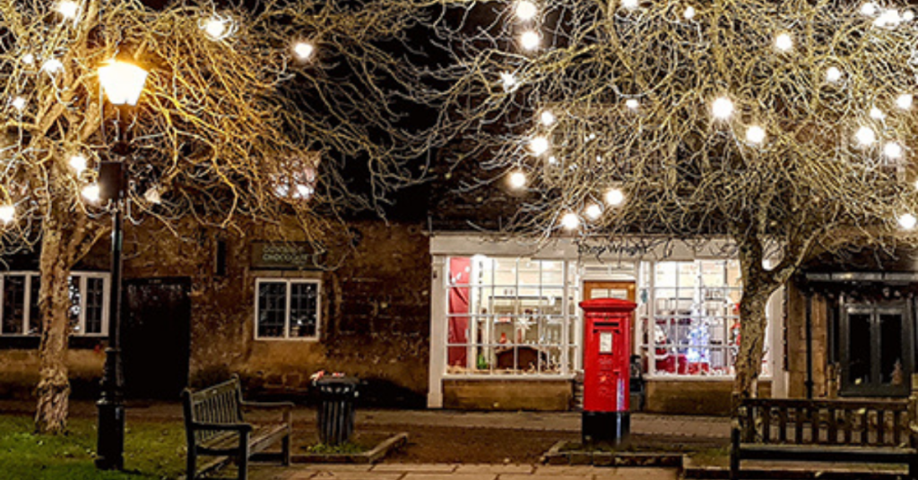 Christmas Shopping in Broadway Village