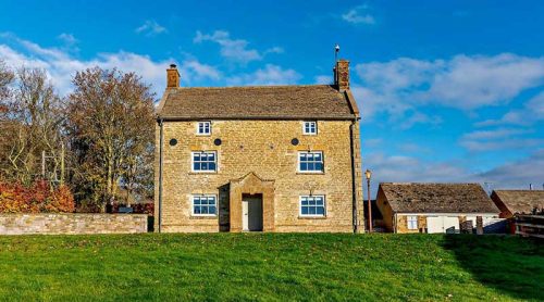 Large Holiday Cottages in the Cotswolds