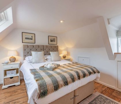 Garden Cottage Double Bedroom - StayCotswold