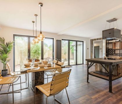 The Old Garage Kitchen/Dining Room - StayCotswold