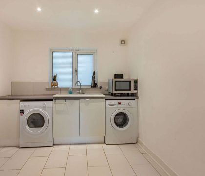 The Old Garage Utility Room - StayCotswold