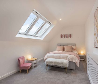 The Old Garage Bedroom 3 - StayCotswold
