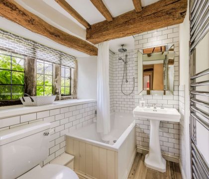 The Old Farmhouse Family Bathroom - StayCotswold