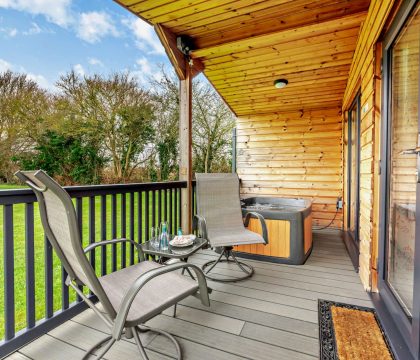Cotswold Lodge Decking - StayCotswold