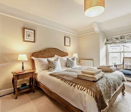 Union Cottage Master Bedroom - StayCotswold