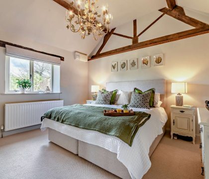 Perry Cottage Bedroom - StayCotswold