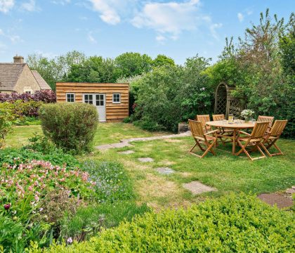 Smuggs Barn Cottage Garden - StayCotswold