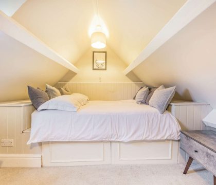 Heath Cottage Double Bed - StayCotswold