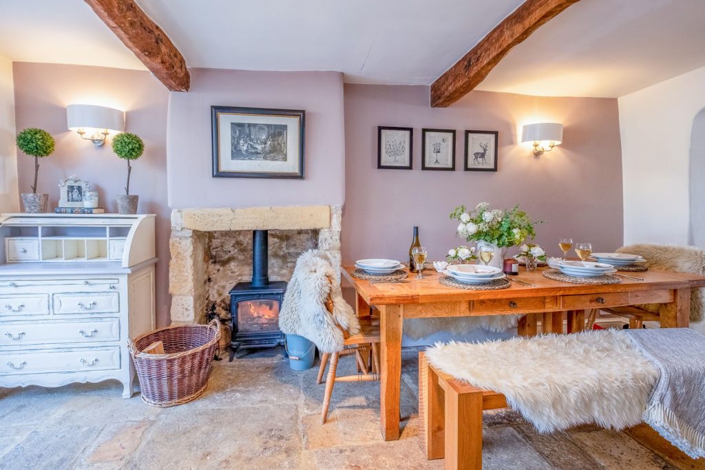Bag End & Peppercorn Cottage, 3 Bed Cotswold in Stowon