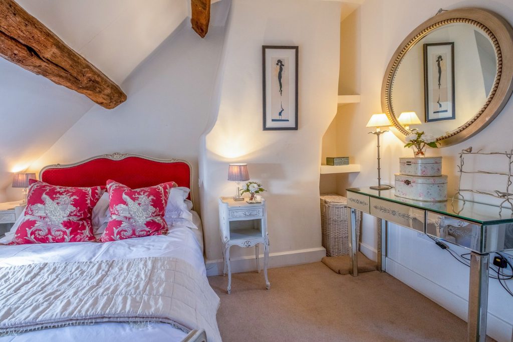 Bag End & Peppercorn Cottage, 3 Bed Cotswold in Stowon