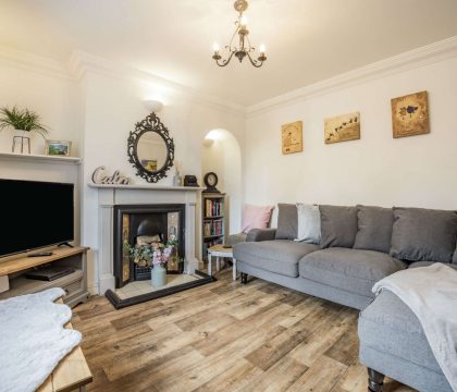 Magnolia Cottage Living Room - StayCotswold