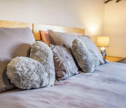 Magnolia Cottage Master Bedroom - StayCotswold