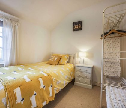 Magnolia Cottage Bedroom 3 - StayCotswold