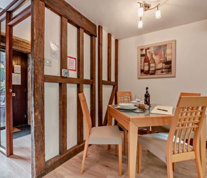 Ratty's Retreat Dining Area - StayCotswold