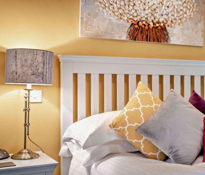 Ratty's Retreat Master Bedroom - StayCotswold