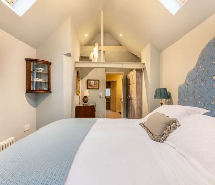 Lilly Bee Cottage Master Bedroom - StayCotswold