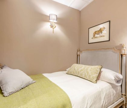 Lilly Bee Cottage Bedroom 2 - StayCotswold