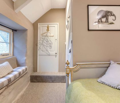 Lilly Bee Cottage Bedroom 2 - StayCotswold