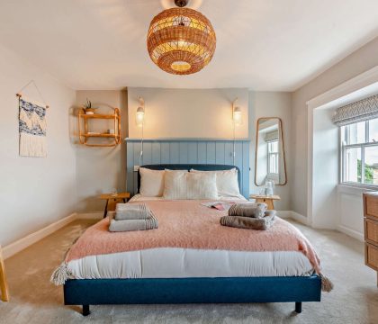 Molls Yard Master Bedroom- StayCotswold