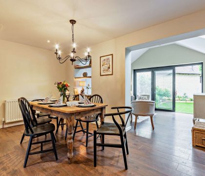 Ross House Dining Room - StayCotswold