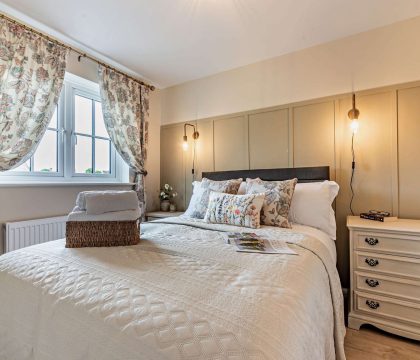 Ross House Bedroom 2 - StayCotswold