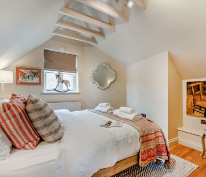 Masters House Bedroom 2 - StayCotswold