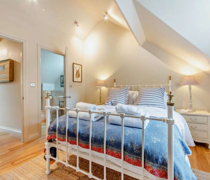 Masters House Master Bedroom - StayCotswold