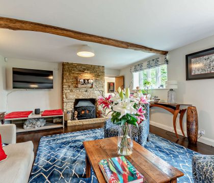 Stonelands Sitting Room - StayCotswold