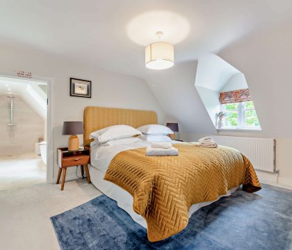 Stonelands Master Bedroom - StayCotswold