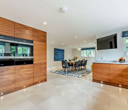 Stonelands Kitchen - StayCotswold