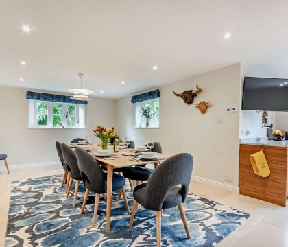 Stonelands Dining Room - StayCotswold