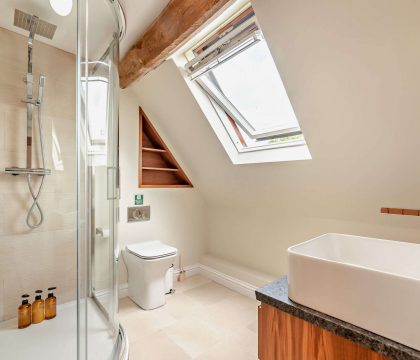 Stonelands Bedroom 5 Ensuite - StayCotswold