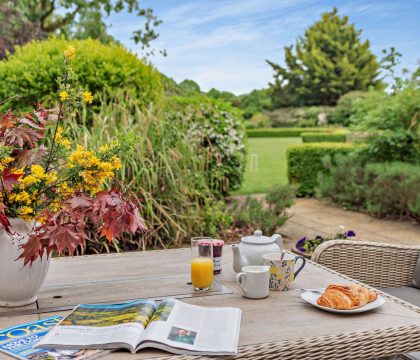 Stonelands Garden - StayCotswold