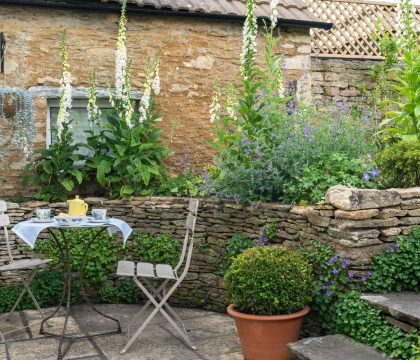 Lilly Bee Cottage Garden - StayCotswold