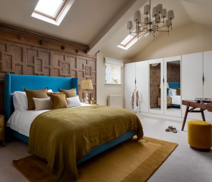 Huntington Courtyard Master Bedroom - StayCotswold