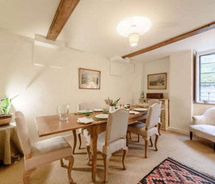 Star Cottage Dining Area - StayCotswold