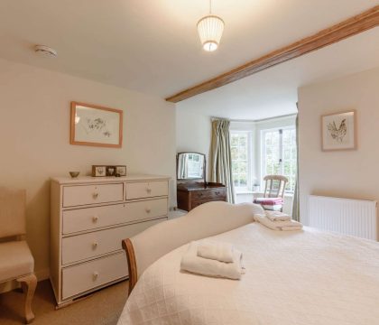 Star Cottage Master Bedroom - StayCotswold