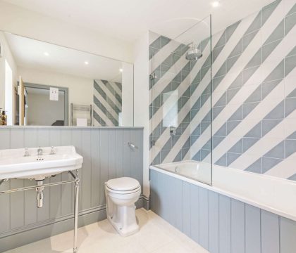 The Oat Barn Bedroom 4 Ensuite - StayCotswold