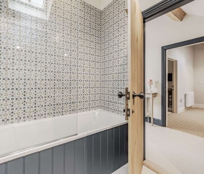 The Oat Barn Master Bedroom Ensuite - StayCotswold
