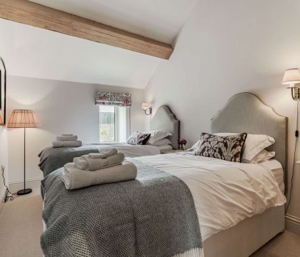 The Oat Barn Bedroom 6 - StayCotswold