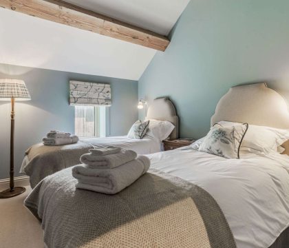 The Oat Barn Bedroom 7 - StayCotswold