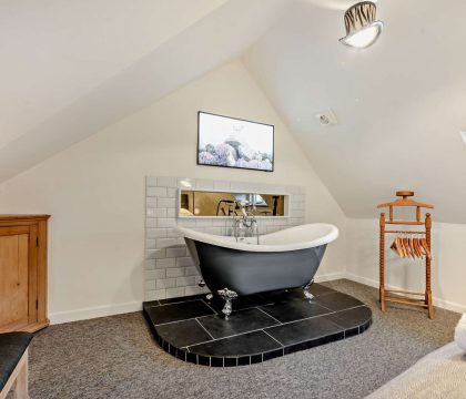 The Nook, Winchcombe Master Bedroom - StayCotswold