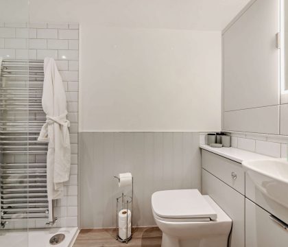 The Nook, Winchcombe Shower Room - StayCotswold