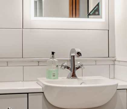 The Nook, Winchcombe Shower Room - StayCotswold