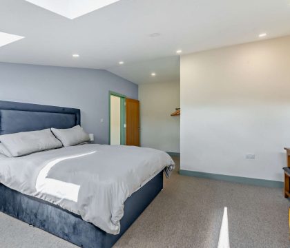2 Bear's Court Bedroom 2 - StayCotswold