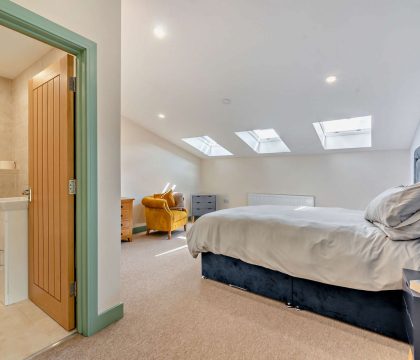 2 Bear's Court Bedroom 2 - StayCotswold