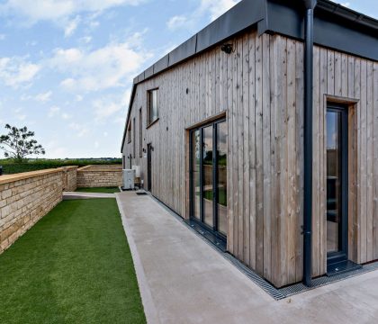 2 Bear's Court Garden - StayCotswold