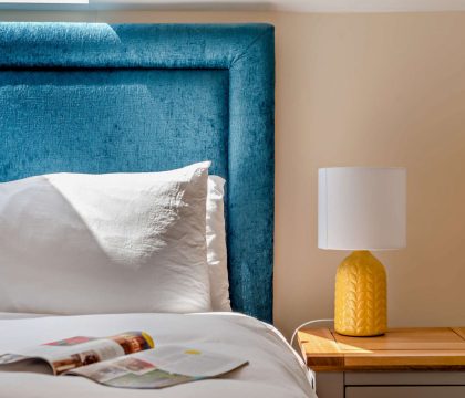 Bear's Court Apartment Master Bedroom - StayCotswold