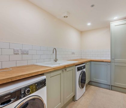 5 Bear's Court Utility - StayCotswold 