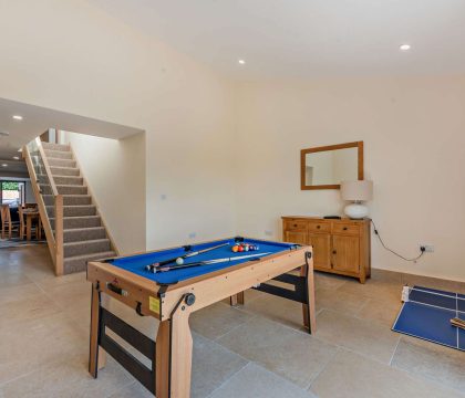 5 Bear's Court Games Room - StayCotswold 